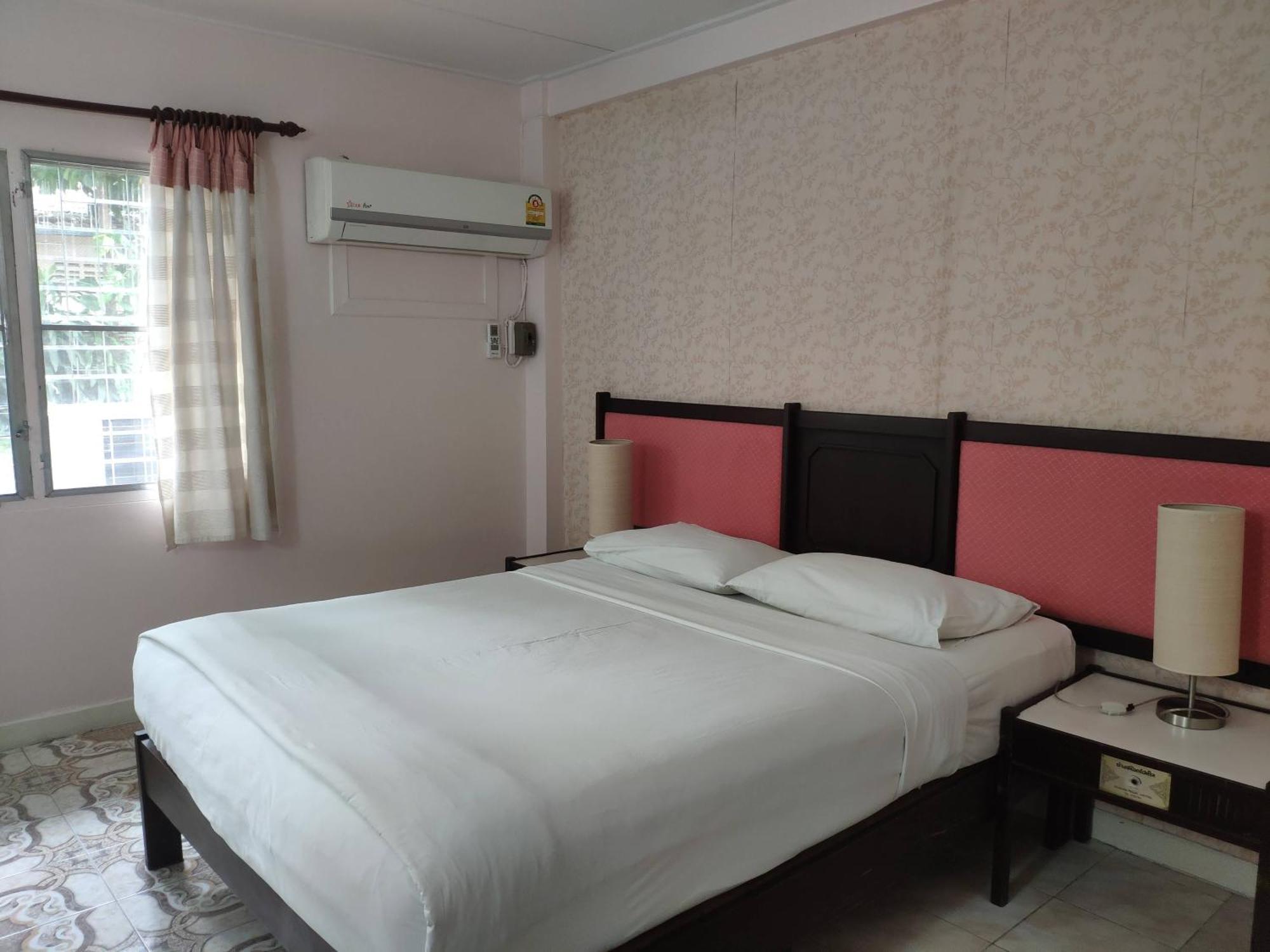 Changpuak Hotel Chiang Mai Exterior photo