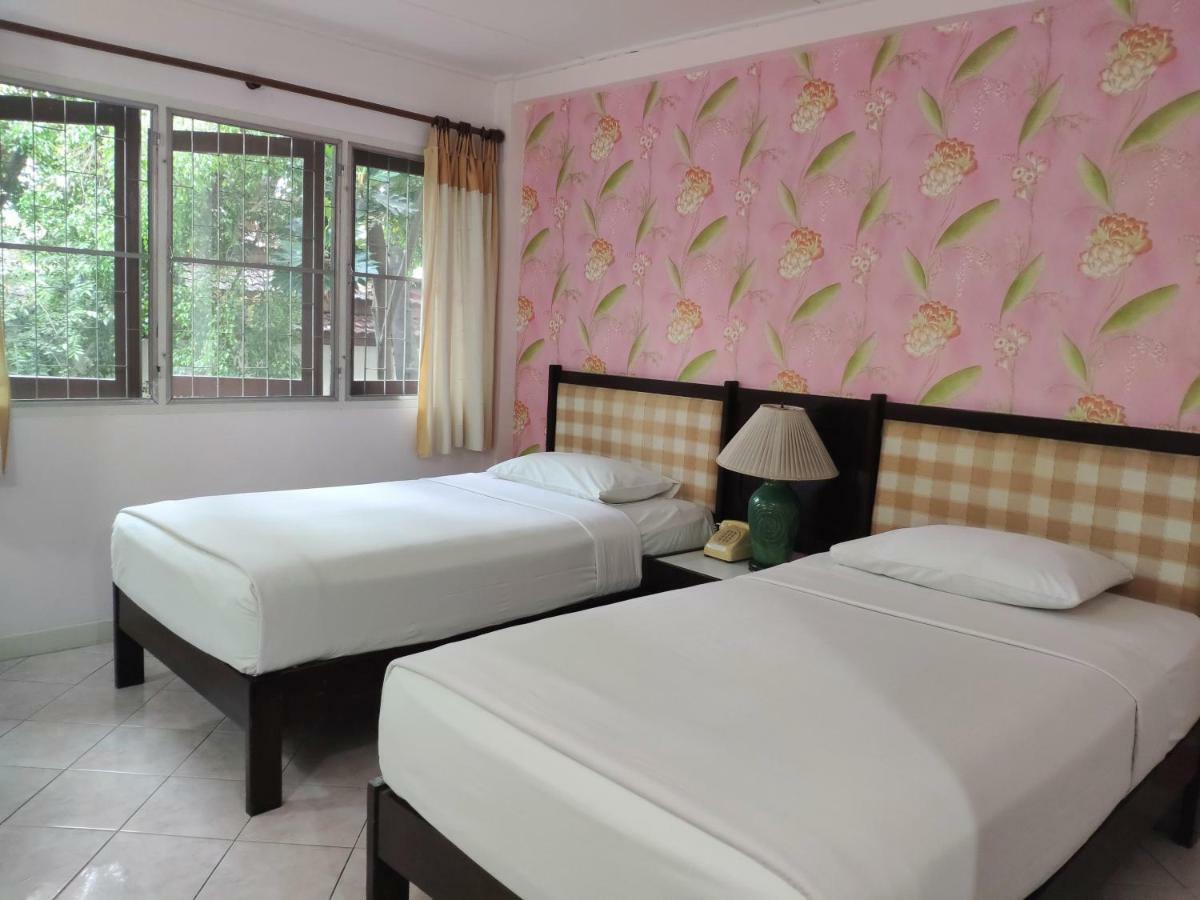 Changpuak Hotel Chiang Mai Exterior photo